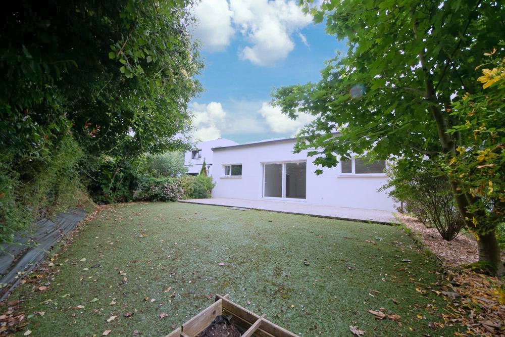 MAISON CONTEMPORAINE PLAIN PIED - 3 CHAMBRES - JARDIN EXPOSE SUD OUEST - GARAGE - PROCHE COMMODITES photo 3